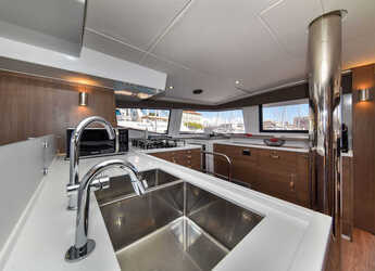 Noleggiare catamaran in Marina Tankerkomerc - Bali 4.6