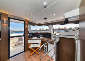 Noleggiare catamaran in Marina Tankerkomerc - Bali 4.6