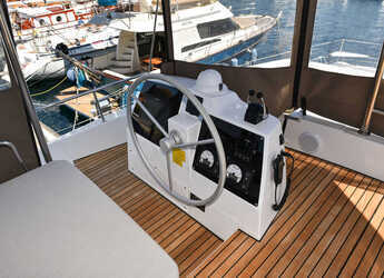 Noleggiare catamaran in Marina Tankerkomerc - Bali 4.6