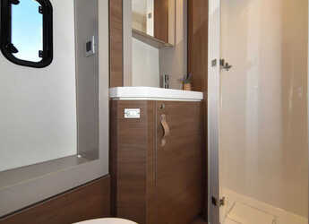 Noleggiare catamaran in Marina Tankerkomerc - Bali 4.6