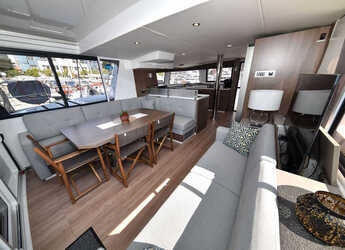 Noleggiare catamaran in Marina Tankerkomerc - Bali 4.6