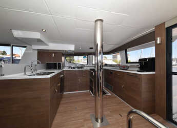 Noleggiare catamaran in Marina Tankerkomerc - Bali 4.6