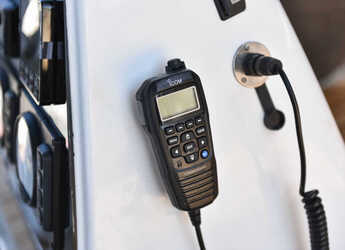 Noleggiare catamaran in Marina Tankerkomerc - Bali 4.6