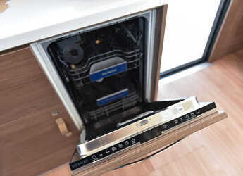 Noleggiare catamaran in Marina Tankerkomerc - Bali 4.6