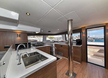 Noleggiare catamaran in Marina Tankerkomerc - Bali 4.6