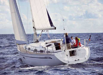 Rent a sailboat in Lefkas Nidri - Bavaria 37 Cruiser