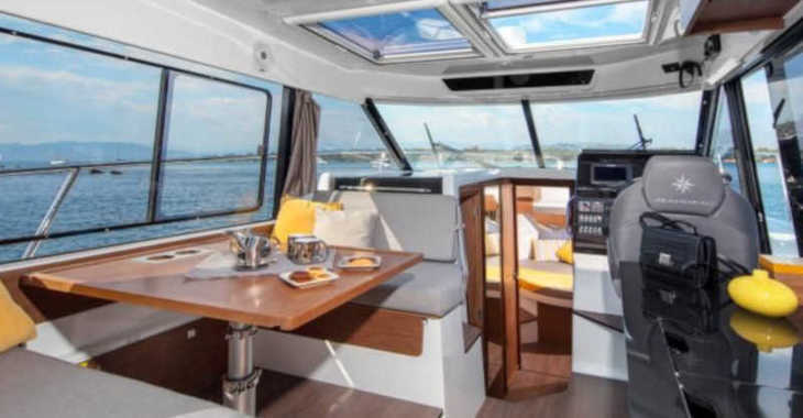 Rent a motorboat in Zadar Marina - Merry Fisher 1095