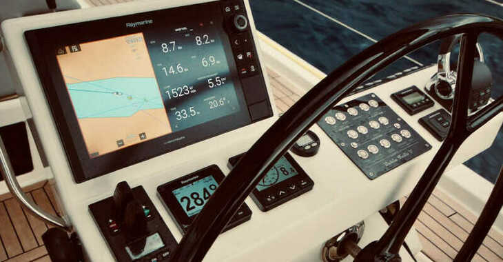 Rent a sailboat in Marina Kremik - Dufour 63 Exclusive