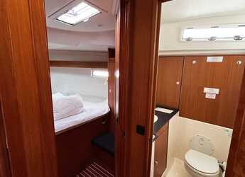 Rent a sailboat in Marina Sukosan (D-Marin Dalmacija) - Bavaria Cruiser 45