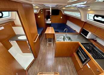 Rent a sailboat in Marina Sukosan (D-Marin Dalmacija) - Bavaria Cruiser 37 