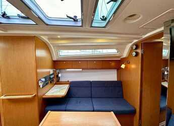 Rent a sailboat in Marina Sukosan (D-Marin Dalmacija) - Bavaria Cruiser 37 