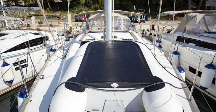 Rent a sailboat in Kremik Marina - Dufour 412 Grand large