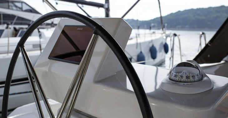 Rent a sailboat in Veruda Marina - Dufour 520 Grand Large