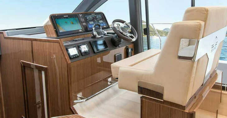 Chartern Sie yacht in Veruda - Sealine F 430 