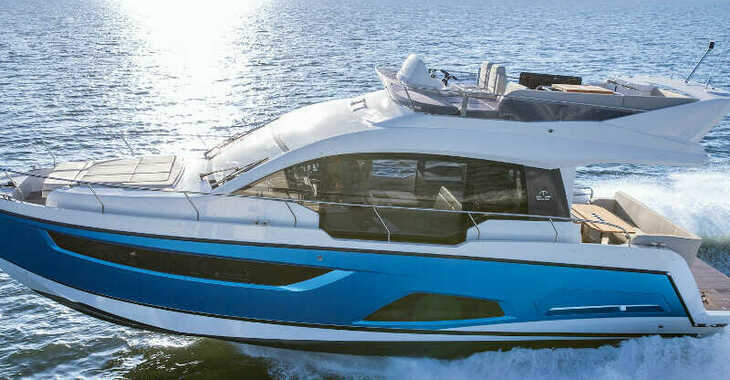 Chartern Sie yacht in Veruda - Sealine F 430 