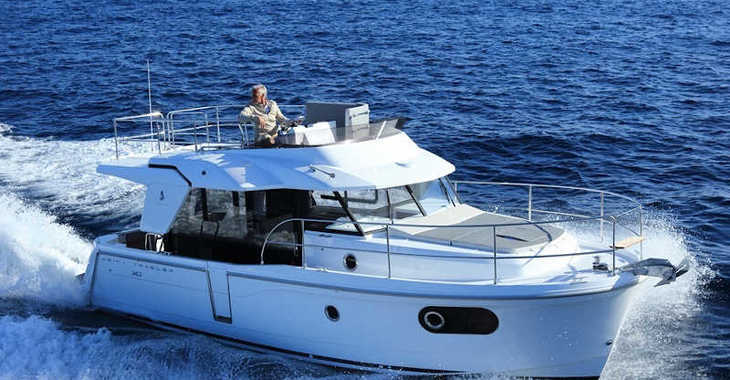 Rent a motorboat in Veruda - Swift Trawler 30
