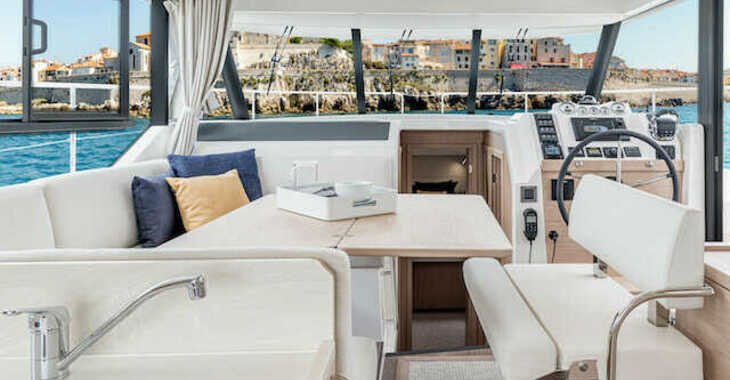 Rent a motorboat in Veruda - Swift Trawler 41 FLY 