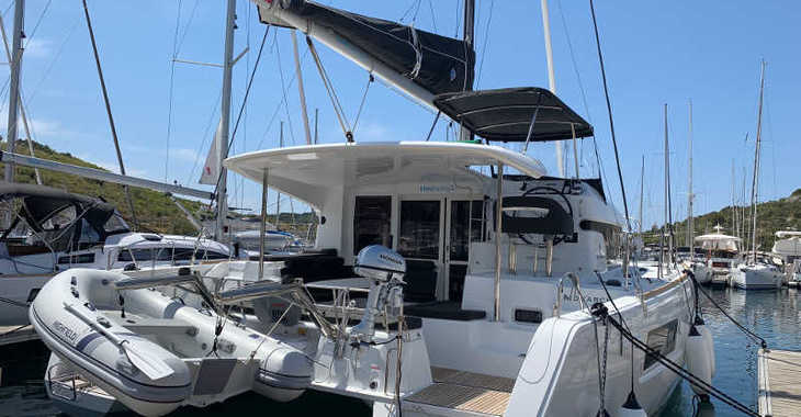 Rent a catamaran in Marina Kremik - Lagoon 40