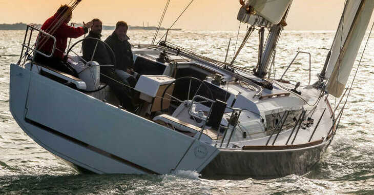 Rent a sailboat in Marina Kremik - Dufour 382 Grand Large