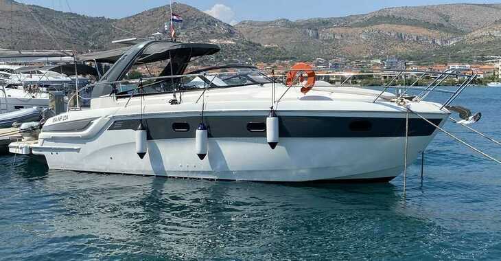 Rent a motorboat in SCT Marina - Bavaria S32 Open