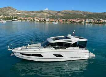 Rent a motorboat in SCT Marina - Grandezza 37 CA