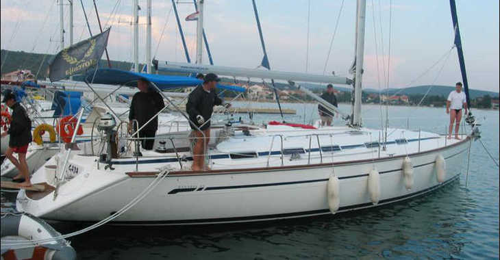 Rent a sailboat in Marine Pirovac - Bavaria 49
