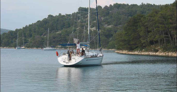 Rent a sailboat in Marine Pirovac - Bavaria 49