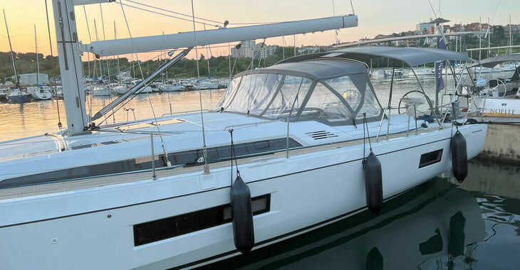 Rent a sailboat in Veruda Marina - Oceanis 51.1