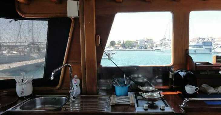 Rent a schooner in Marine Pirovac - Gulet