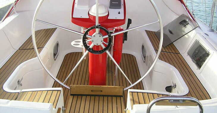 Chartern Sie segelboot in Lefkas Hafen - Sun Odyssey 37.1