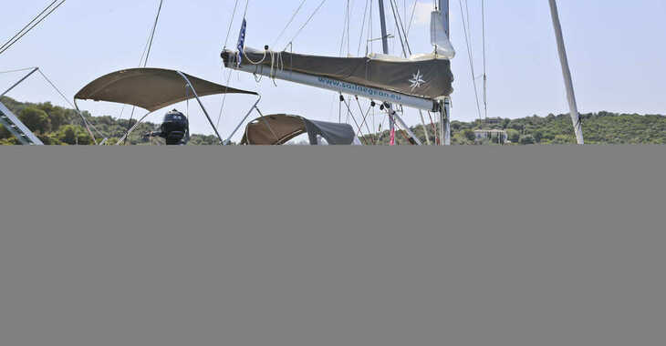 Chartern Sie segelboot in Loutraki Harbour - Sun Odyssey 33i