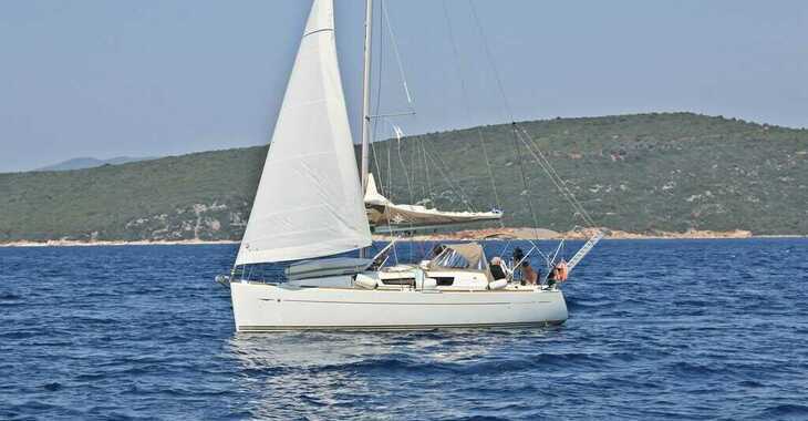 Chartern Sie segelboot in Loutraki Harbour - Sun Odyssey 33i