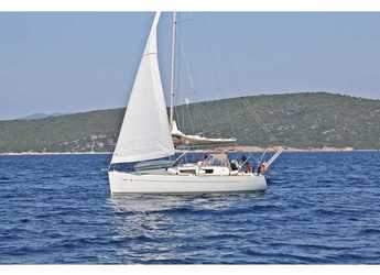 Rent a sailboat in Loutraki Harbour - Sun Odyssey 33i