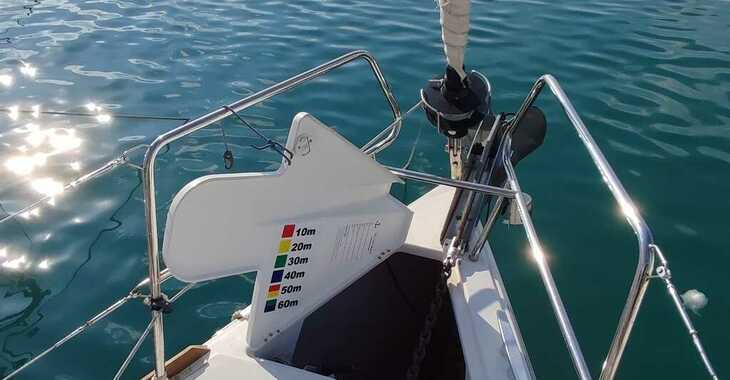 Rent a sailboat in Loutraki Harbour - Sun Odyssey 419