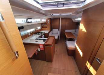 Chartern Sie segelboot in Volos - Sun Odyssey 410