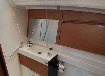 Chartern Sie segelboot in Volos - Sun Odyssey 410
