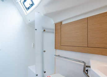 Rent a sailboat in Nidri Marine - Elan 45 Impression