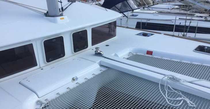 Rent a catamaran in Paros Marina - Lagoon 400 S2
