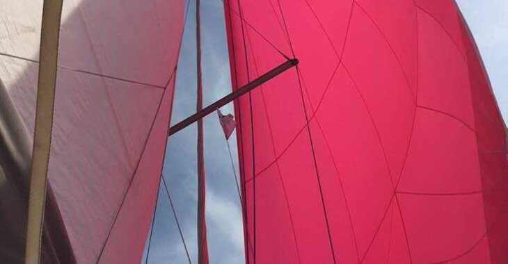 Rent a sailboat in Paros Marina - Oceanis 37