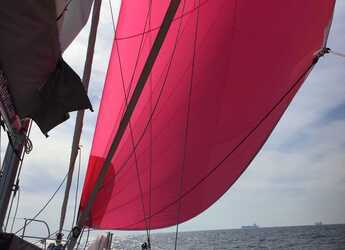 Rent a sailboat in Paros Marina - Oceanis 37