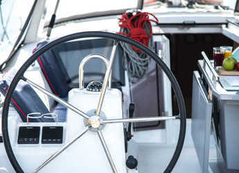 Chartern Sie segelboot in Mykonos Marina - Oceanis 41.1