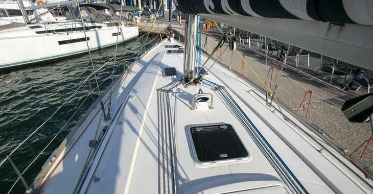 Rent a sailboat in Keramoti Marina - Bavaria 44