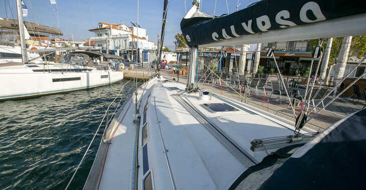 Rent a sailboat in Keramoti Marina - Bavaria 44