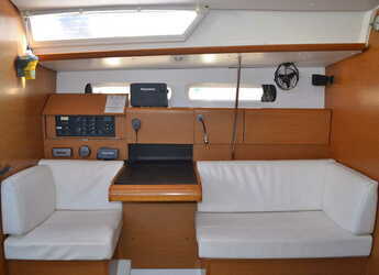 Rent a sailboat in Keramoti Marina - Sun Odyssey 439