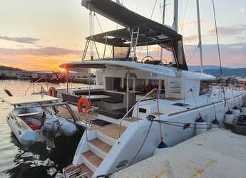 Alquilar catamarán en Volos - Lagoon 450 Fly 