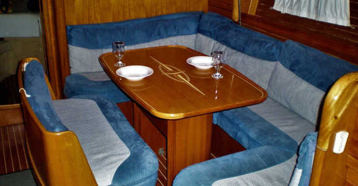 Rent a sailboat in Sami - Bavaria 39 Cruiser