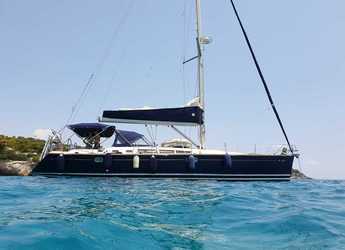 Rent a sailboat in Marina Zeas - Sun Odyssey 49