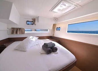 Alquilar catamarán en Marina Zeas - Lagoon 42