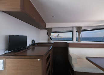 Alquilar catamarán en Marina Zeas - Lagoon 42