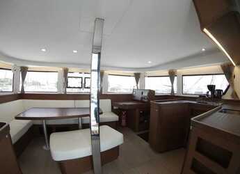 Alquilar catamarán en Marina Zeas - Lagoon 42